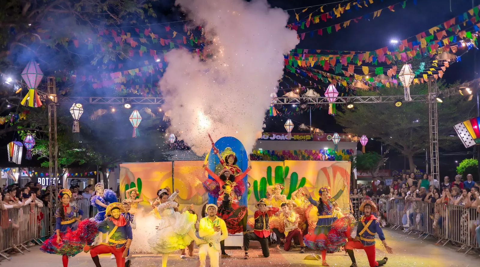 “São João de Nóis” reúne grande público e valoriza cultura popular em Ouricuri